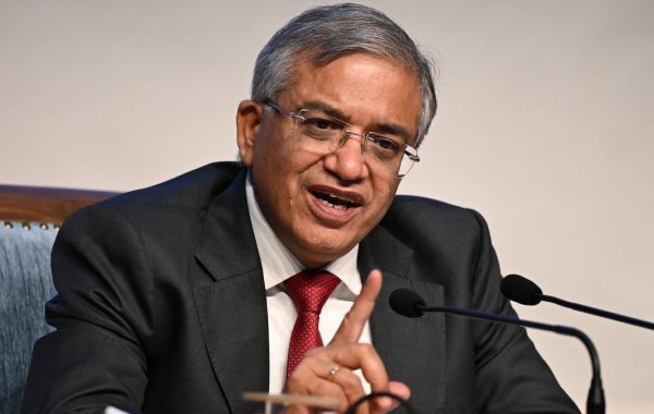 ज्ञानेश कुमार के खिलाफ महाभियोग का प्रस्ताव, SIR के मुद्दे पर संसद से सड़क तक तेज हुई I.N.D.I.A. गठबंधन की सियासी जंग