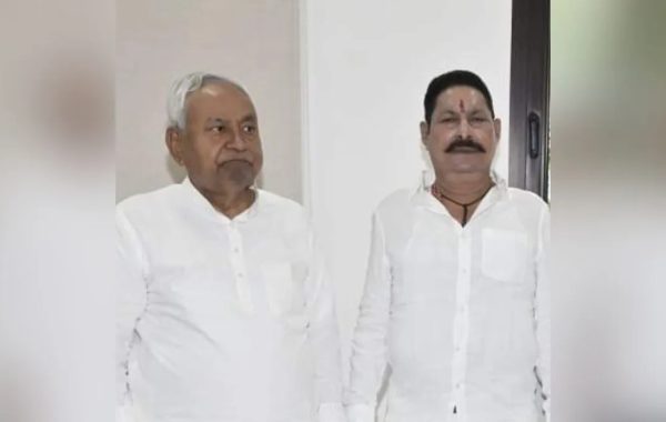 JDU से निष्कासित अनंत सिंह का सियासी खेल खत्म या नया समीकरण? मोकामा के किले और मुख्यमंत्री नीतीश कुमार से ललन सिंह की मुलाकात के 4 बड़े मायने