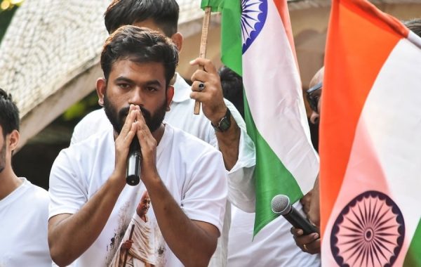CJP की तिरंगा यात्रा के दौरान CP में अभिजीत दीपके का विरोध, लगे ‘मोदी-मोदी’ के नारे; जानें पूरा मामला व इसके पीछे की वजह