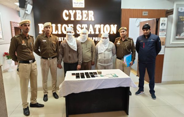 AI से बनाया ADCP विवेक भगत का फर्जी पोस्टर, दिल्ली पुलिस ने आरोपी को दबोचा; जानें पूरा मामला व तकनीकी जांच
