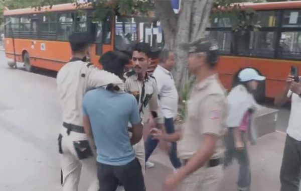 दिल्ली में सीजेपी प्रोटेस्ट के लिए कनॉट प्लेस पहुंचे प्रदर्शनकारी, पुलिस ने कइयों को हिरासत में लिया; जानें पूरा मामला