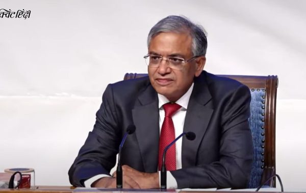 ज्ञानेश कुमार के ख़िलाफ़ देश के कई हिस्सों में प्रदर्शन, 42 पूर्व जज बोले- चुनाव आयोग को बदनाम करने की कोशिश; जानें क्या है पूरा मामला