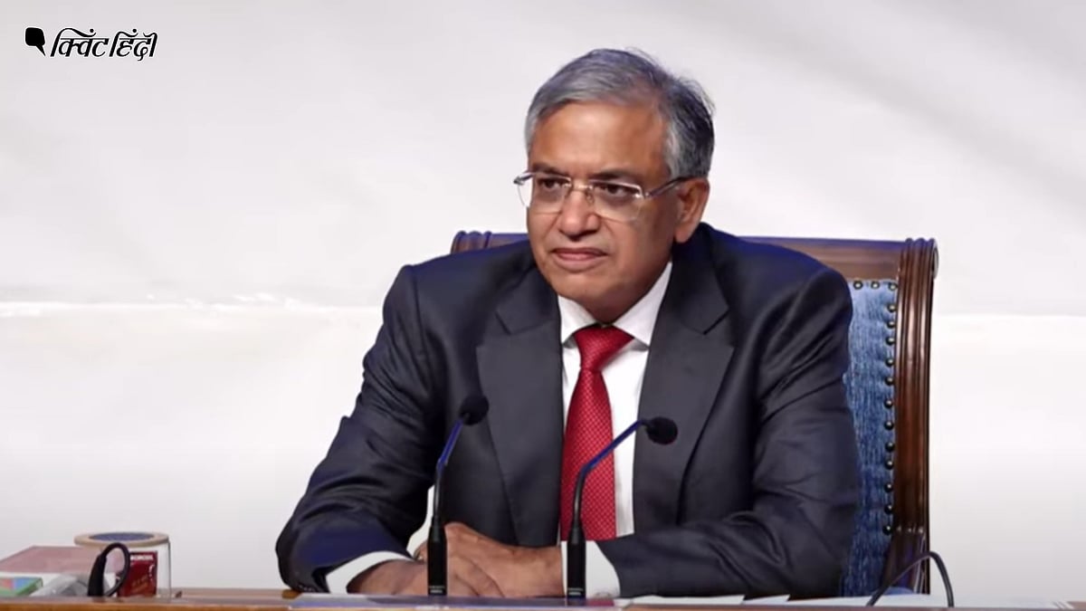 ज्ञानेश कुमार के ख़िलाफ़ देश के कई हिस्सों में प्रदर्शन, 42 पूर्व जज बोले- चुनाव आयोग को बदनाम करने की कोशिश; जानें क्या है पूरा मामला