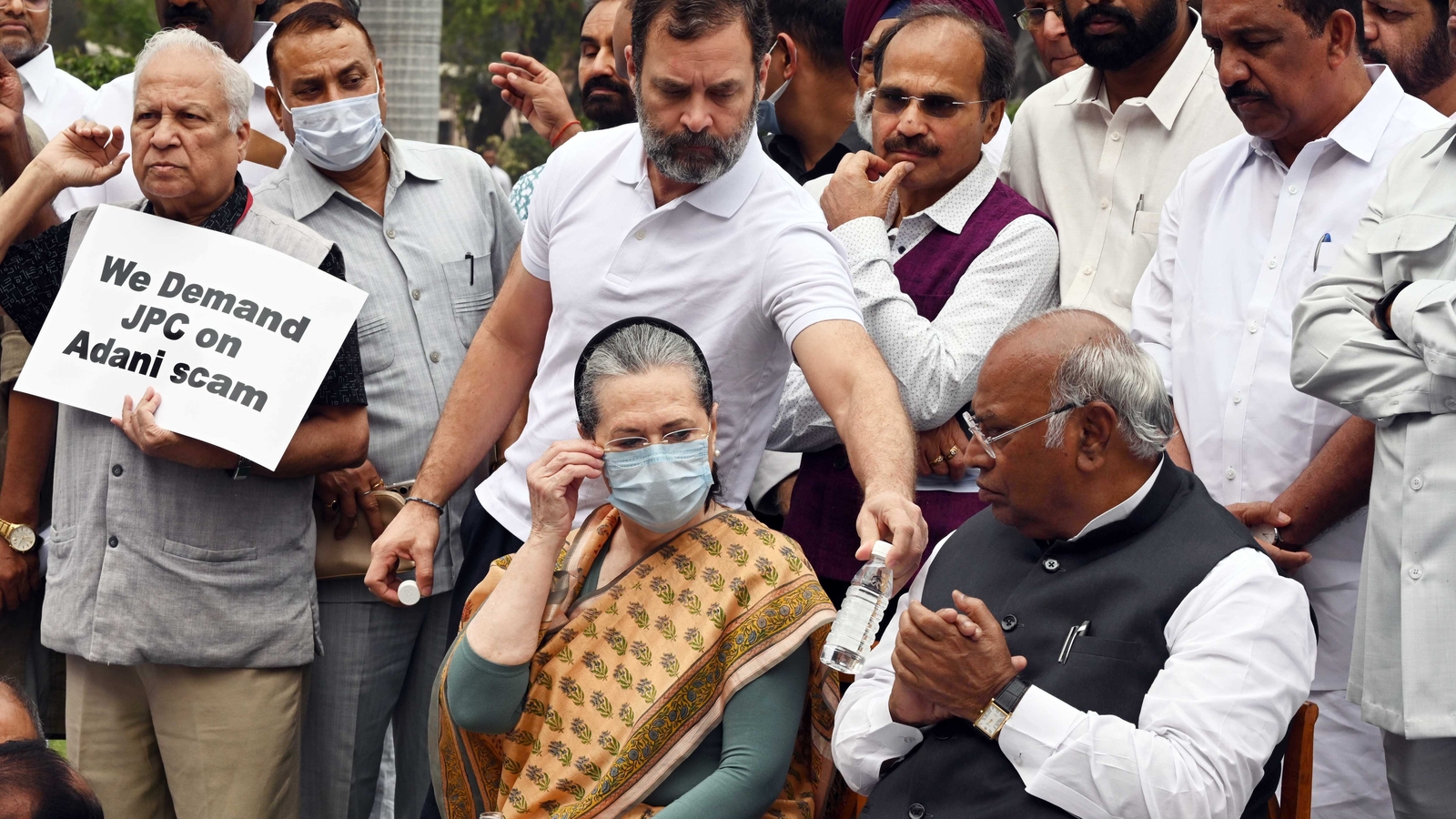 राहुल गांधी का तीसरे दिन भी प्रोटेस्ट जारी, बोले- ‘मोदी, शाह, भागवत और ज्ञानेश ने साज़िश करके देश को किया हाइजैक’