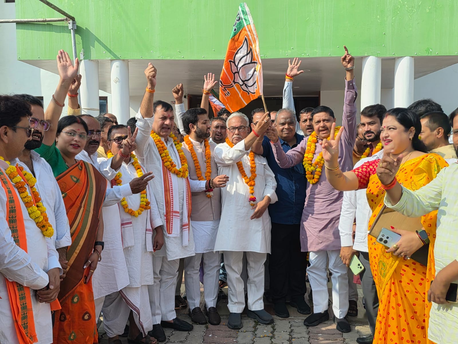 यूपी MLC चुनाव: गोरखपुर में कांटे की टक्कर में BJP की जीत, सपा ने लगाया गड़बड़ी का आरोप; उम्मीदवार बदलना भी पड़ा भारी
